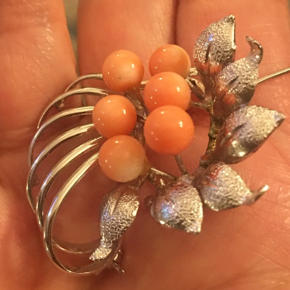 Japanese Angel skin coral Obi-dome brooch - Picture 5 of 7